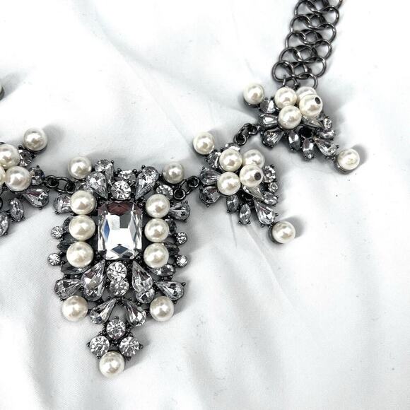Chunky Faux Pearl & Diamond Statement Necklace Costume Bridal or Evening Wear - Picture 2 of 5